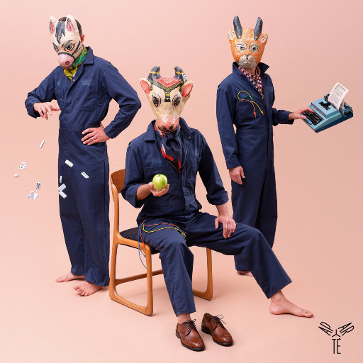 娇妻3p双龙好紧3p
